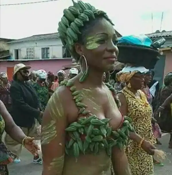 Lady Wears Okro And Walks Around In Public (Photos)